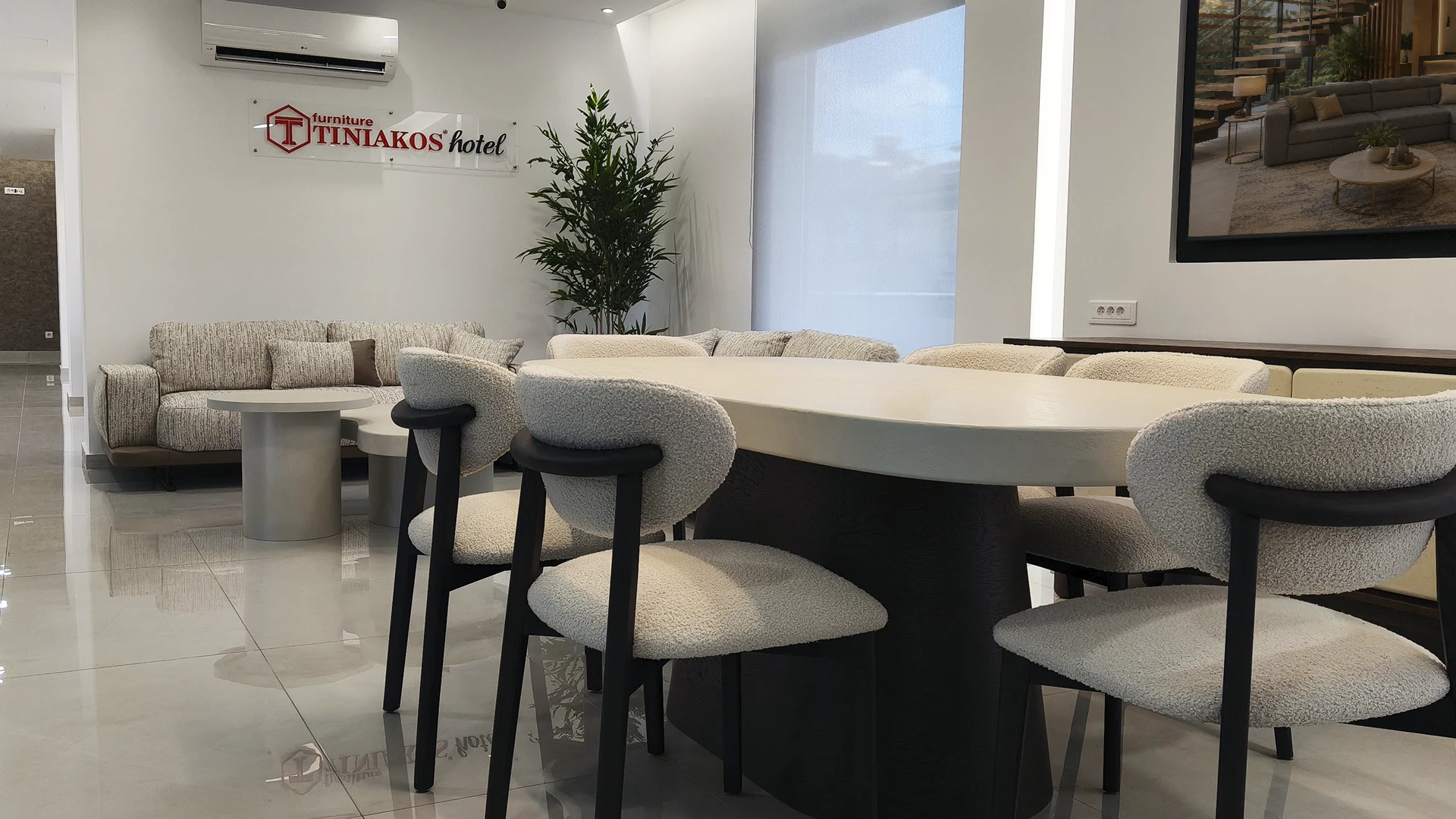 Tiniakos Hotel Showroom